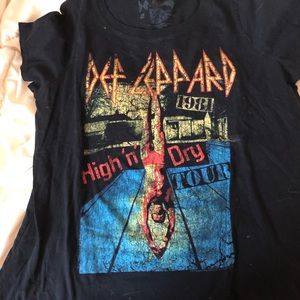 Def Leppard shirt